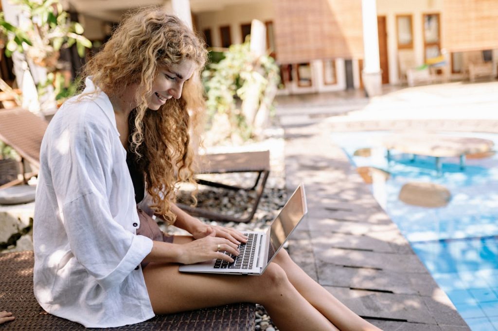 The Art of the Spontaneous Trip: Booking Last Minute Without Regret